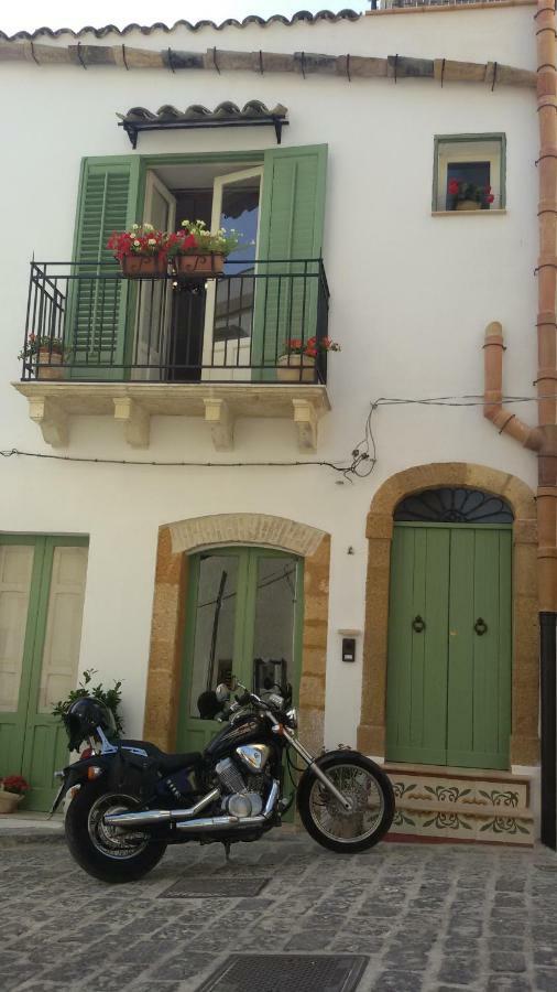 Le Stanze Dell'Emiro Bed & Breakfast Sambuca di Sicilia Exterior photo